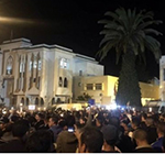هزاران مراکشی به یاد ماهی‌فروش کشته شده شمع روشن کردند 